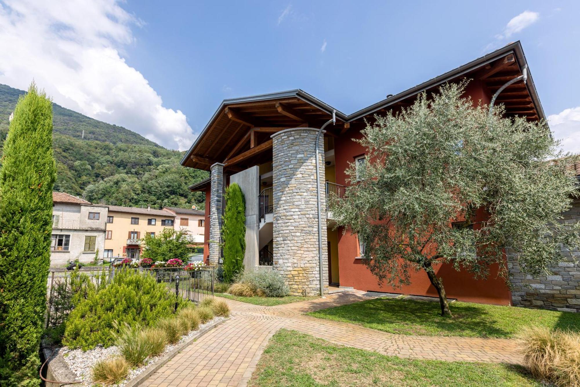 Spluga "Relax & Apartaments" By Alfio Colombo Sorico Exterior photo