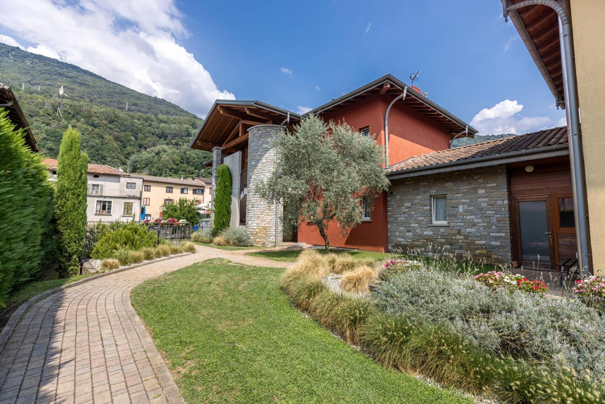 Spluga "Relax & Apartaments" By Alfio Colombo Sorico Exterior photo